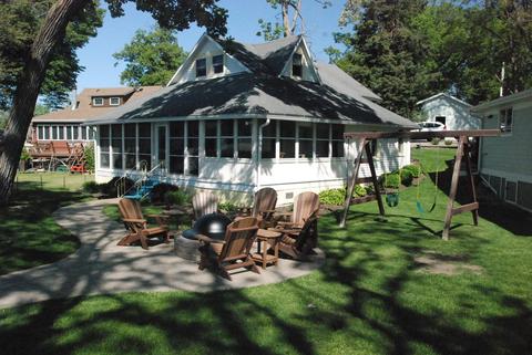w227 Lake Street, Bloomfield, WI 53128
