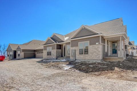 n28w25184 Parkway Ridge A Bldg7unit 26 #A 7/ 26, Pewaukee, WI 53072