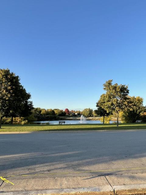 522 Hickory Holw #0601, Waterford, WI 53185