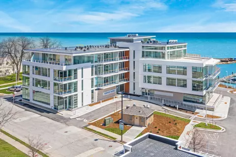324 N Lk #403B, Port Washington, WI 53074
