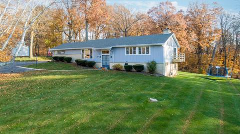 211 Heder, Slinger, WI 53086 photo 1