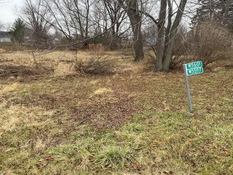 w5601 Lakeshore Drive, Sugar Creek, WI 53121
