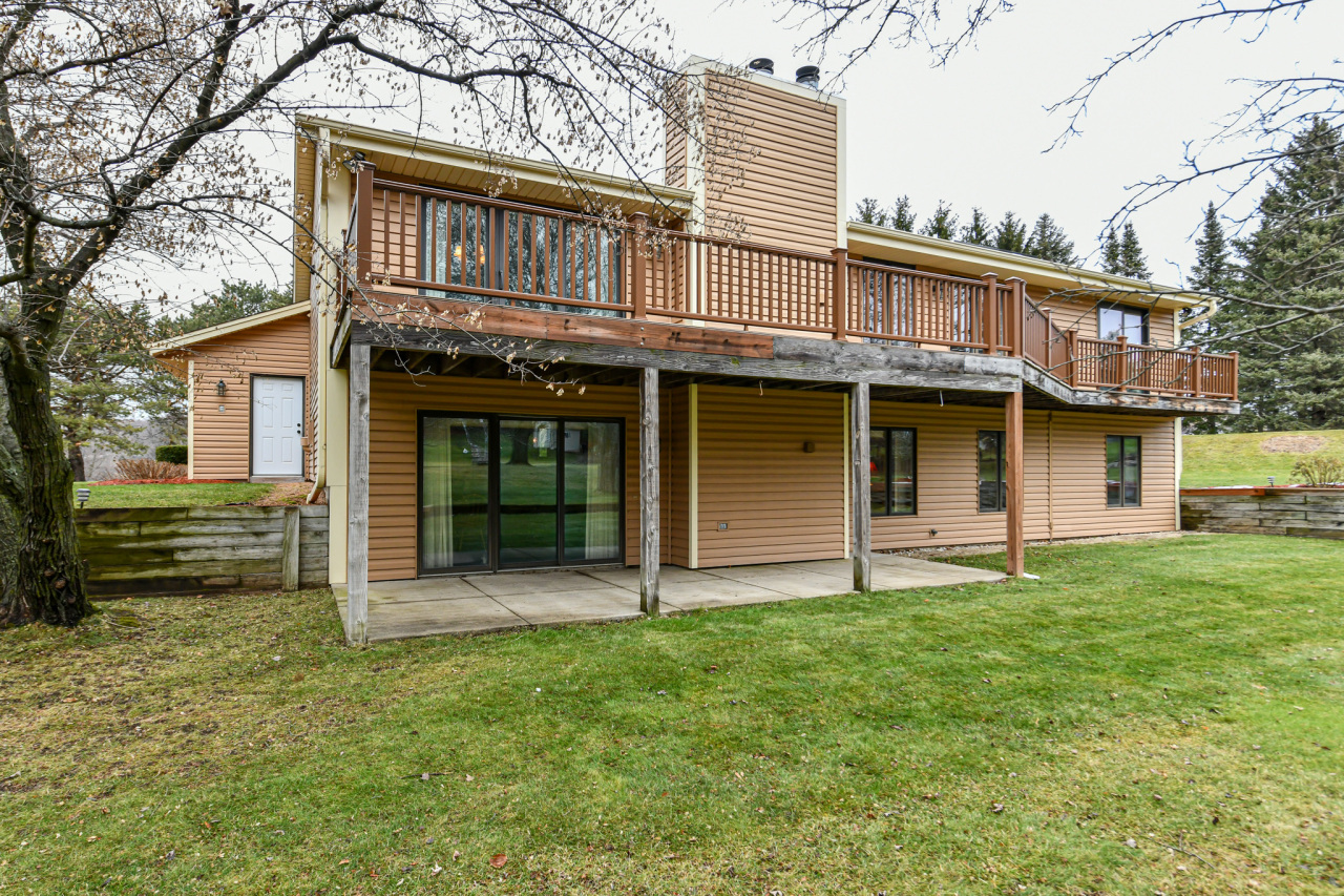 S72W24525 Greenbriar Dr  