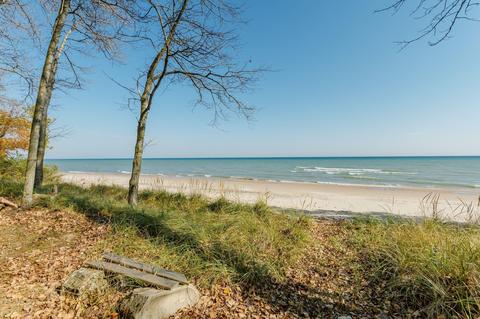 6352 Sauk Trl, Belgium, WI 53004
