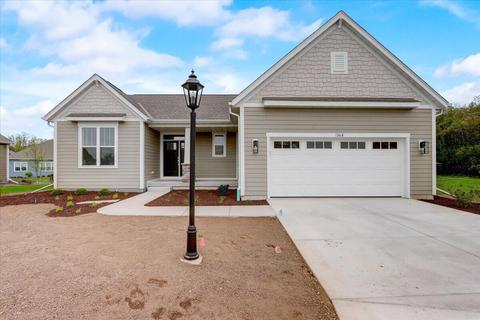 1368 Panorama #21, Hartland, WI 53029