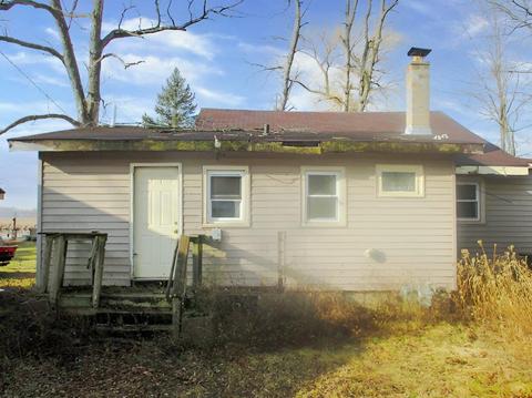 8420 Fox Riv, Waterford, WI 53185