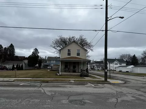 702 Chicago, Manitowoc, WI 54220