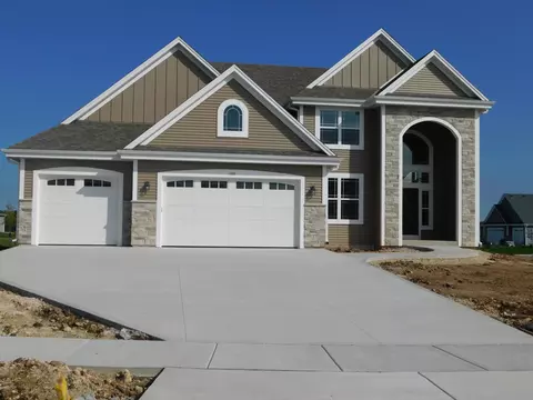 1952 N Cora, Grafton, WI 53024