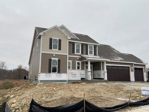 3741 Olde Howell, Waukesha, WI 53186
