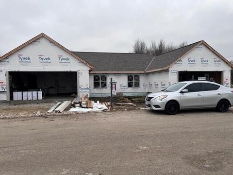 804 Margo #1402, Eagle, WI 53119