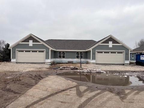 808 Margo #1302, Eagle, WI 53119