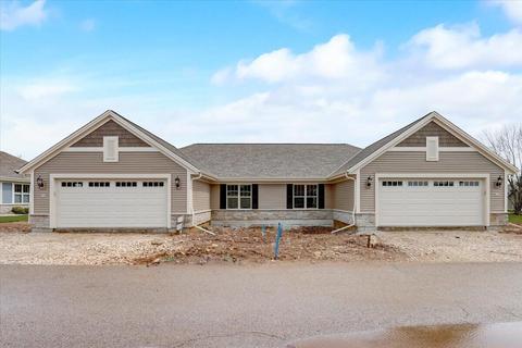 812 Margo #1202, Eagle, WI 53119