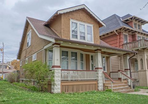 3214 N Oakland, Milwaukee, WI 53211