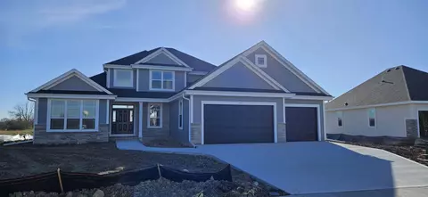 315 Hummingbird, Grafton, WI 53024