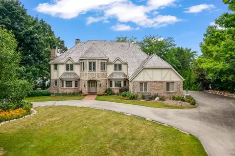 34595 Springbank, Oconomowoc Lake, WI 53066