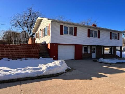 817 Grant, Caledonia, MN 55921 photo 1