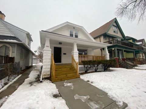 3802 W Roberts, Milwaukee, WI 53208