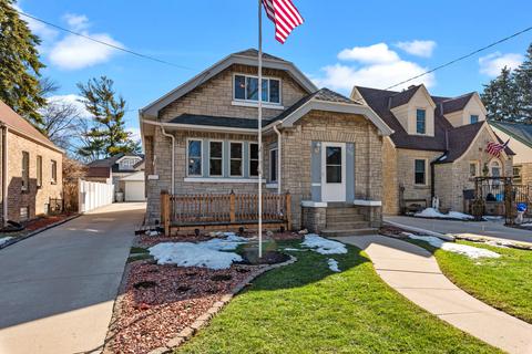 227 E Plainfield, Milwaukee, WI 53207 photo 1