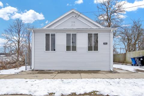 943 Geneva, Racine, WI 53404