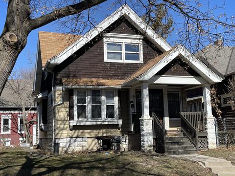 4424 W Meinecke, Milwaukee, WI 53210