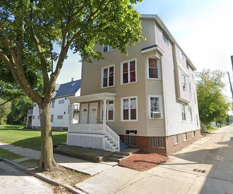 1115 W Clarke #1117, Milwaukee, WI 53206