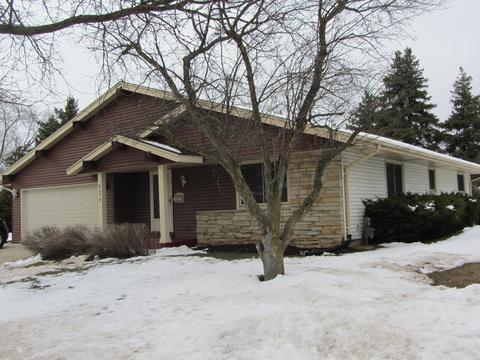 6079 Trail Rdg, Greendale, WI 53129