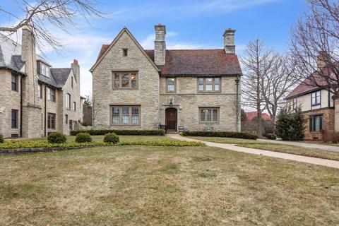 3445 N N Lk, Milwaukee, WI 53211