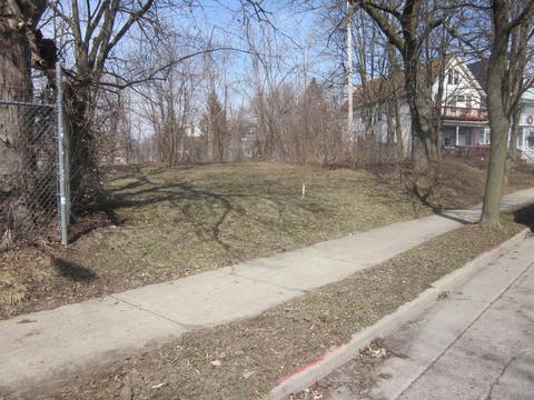 410 E Reservoir, Milwaukee, WI 53212