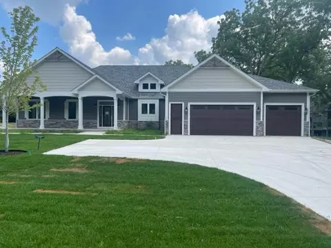 1374 Royal Troon, Geneva, WI 53147
