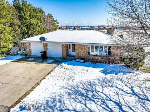 223 Thistledown, Walworth, WI 53184