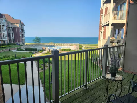 4120 S S Lk #254, Saint Francis, WI 53235