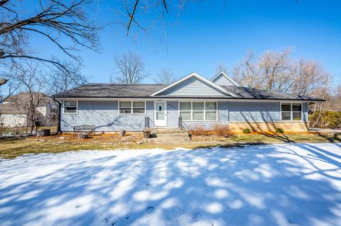 847 W Devonshire, Delafield, WI 53018 photo 1