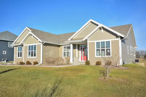 7830 W Preserve, Mequon, WI 53097