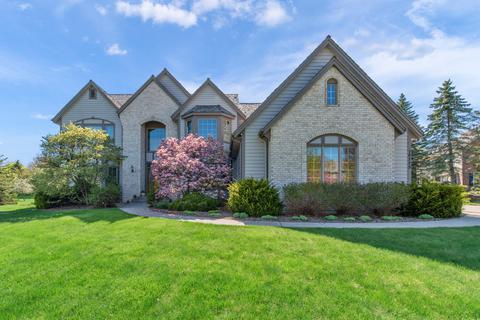 10725 N Gazebo Hl, Mequon, WI 53092