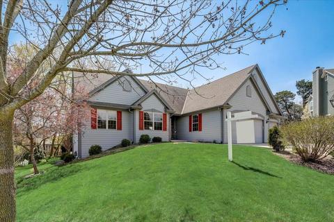 2505 Trillium Hl, Waukesha, WI 53189
