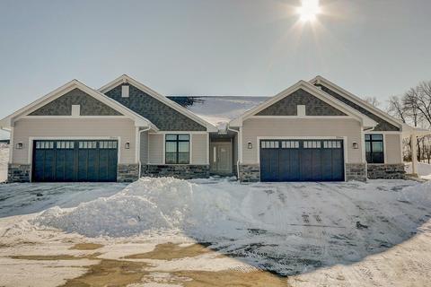 7960 W Stone Rdg #84-2, Lannon, WI 53046