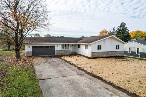 245 Meadow, Neosho, WI 53059