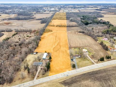 20111 Spring, Yorkville, WI 53182