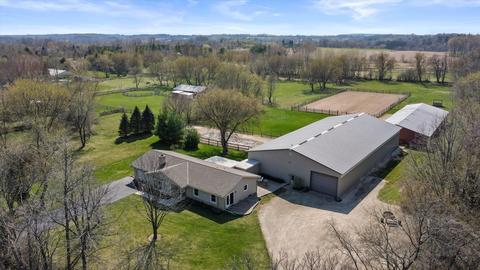 3409 Woodview, Saukville, WI 53080