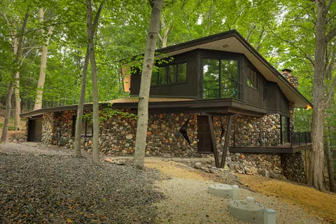 649 Ridgewood Knl, Hubertus, WI 53033