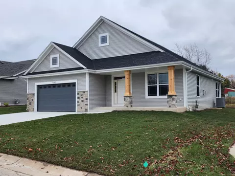 9101 Prairie Xing, Franksville, WI 53126