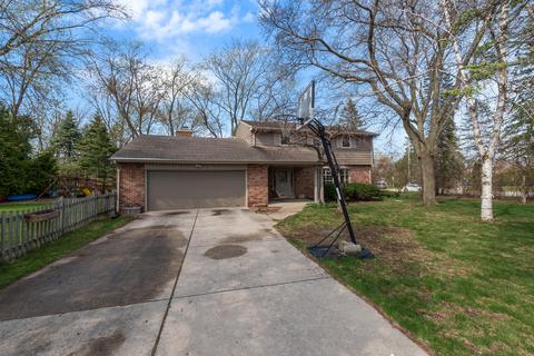 400 W Dean, Fox Point, WI 53217