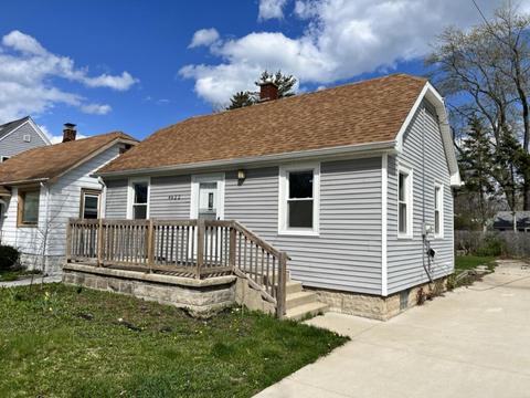 4622 N River Park, Glendale, WI 53209