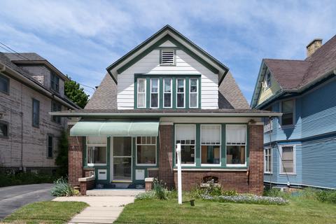 222 E Sumner, Hartford, WI 53027
