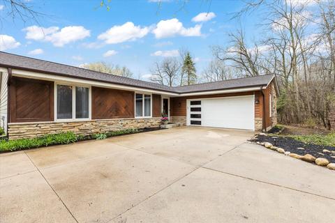 w313s6552 Spring, Mukwonago, WI 53149