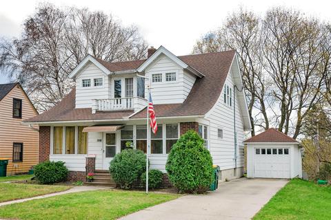 1011 Walnut, West Bend, WI 53095