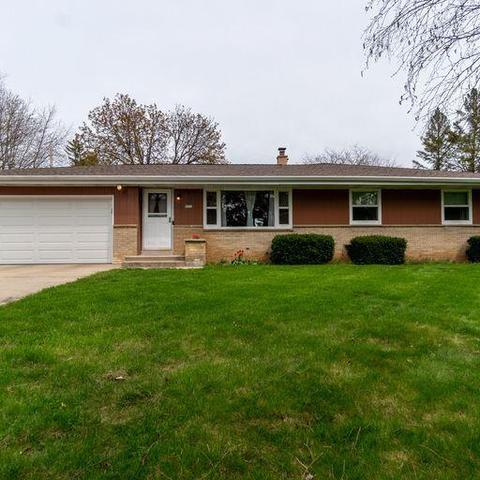 9032 S 29th, Franklin, WI 53132