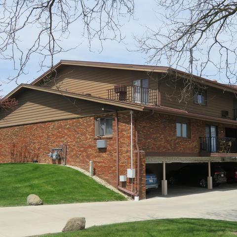 3935 S 84th #8, Greenfield, WI 53228