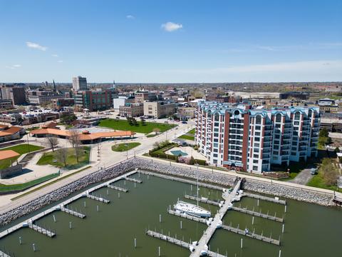 333 Lake #705, Racine, WI 53403