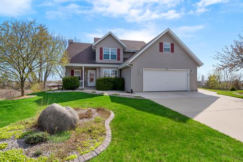 1051 Redtail, Hartford, WI 53027